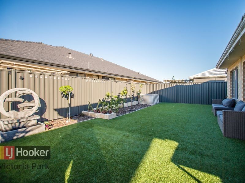 4 Wharton Parade, Caversham WA 6055
