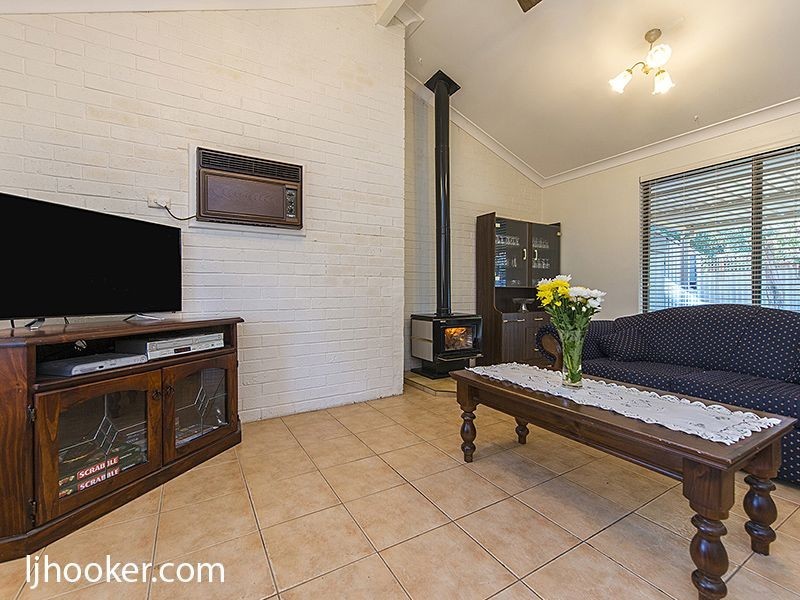 23 Helen Crescent, Byford WA 6122