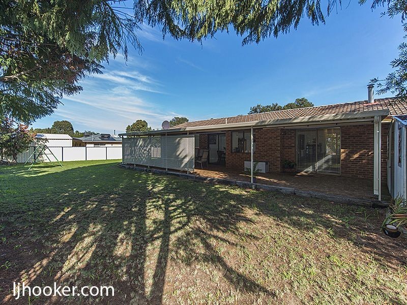 23 Helen Crescent, Byford WA 6122