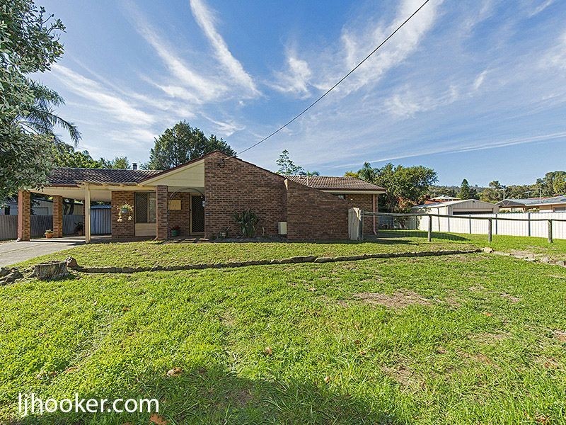 23 Helen Crescent, Byford WA 6122