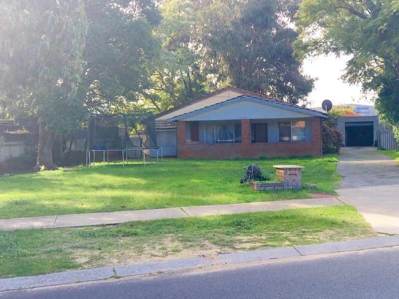 60 Hartfield Street, Queens Park WA 6107