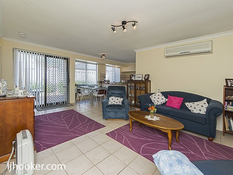 4i Ball Place, Queens Park WA 6107
