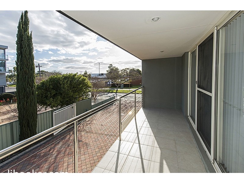 2/51 Carden Drive, Cannington WA 6107