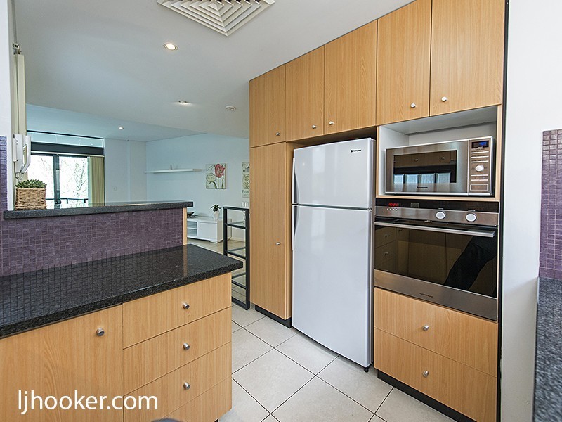 2/39 Mill Point Road, South Perth WA 6151