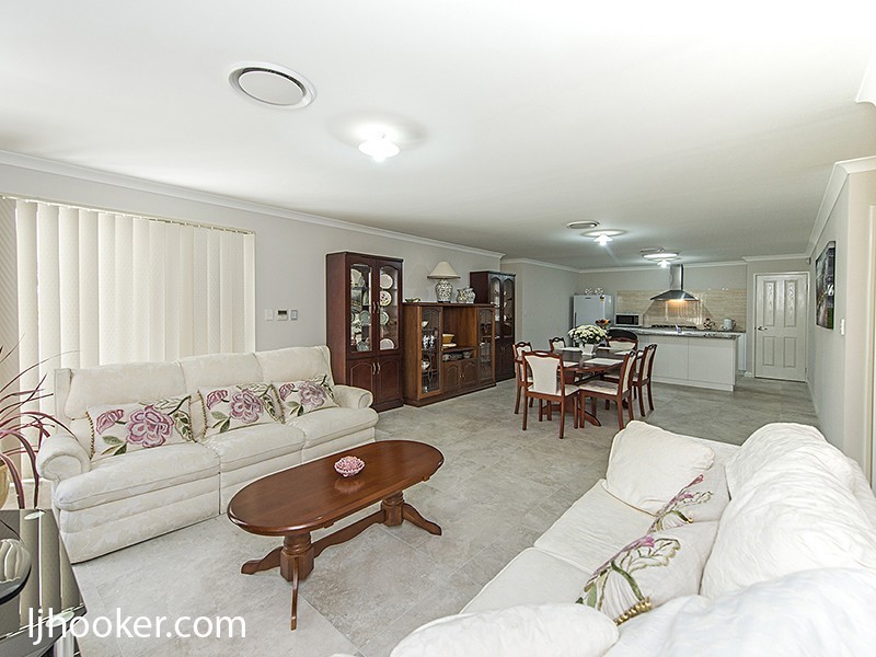 18 Lurnea Place, Karawara WA 6152