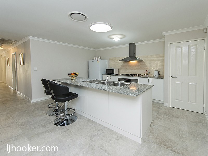 18 Lurnea Place, Karawara WA 6152