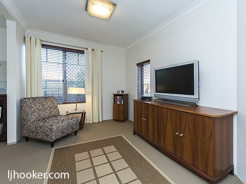 22 Winthrop Drive, Winthrop WA 6150