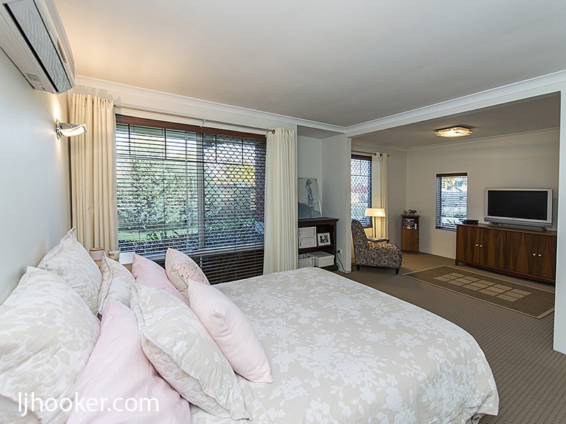 22 Winthrop Drive, Winthrop WA 6150