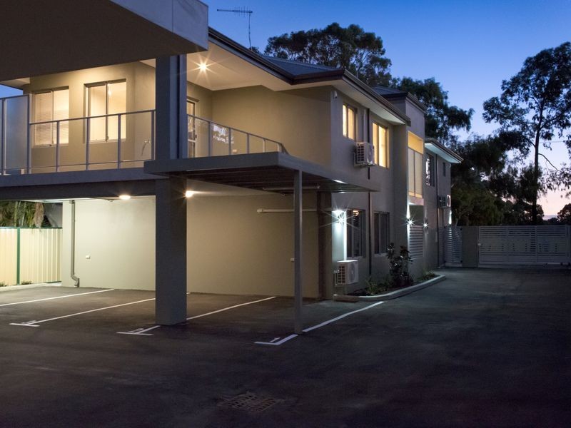 4/379 Daly Street, Cloverdale WA 6105