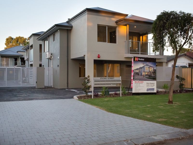 4/379 Daly Street, Cloverdale WA 6105