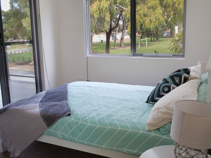 4/379 Daly Street, Cloverdale WA 6105