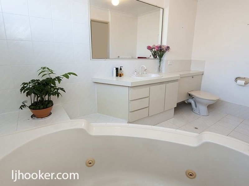 2/84 Powell Street, Joondanna WA 6060