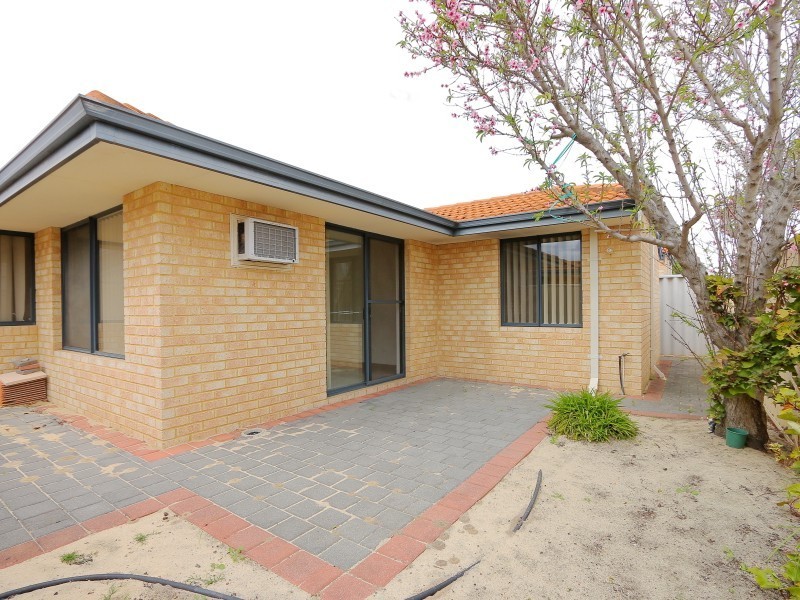 2/14 Crawford Street, Cannington WA 6107