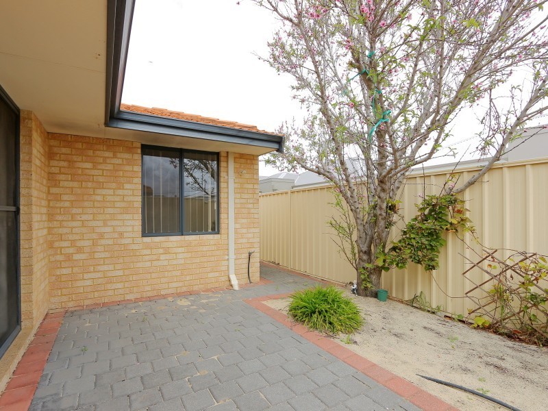 2/14 Crawford Street, Cannington WA 6107