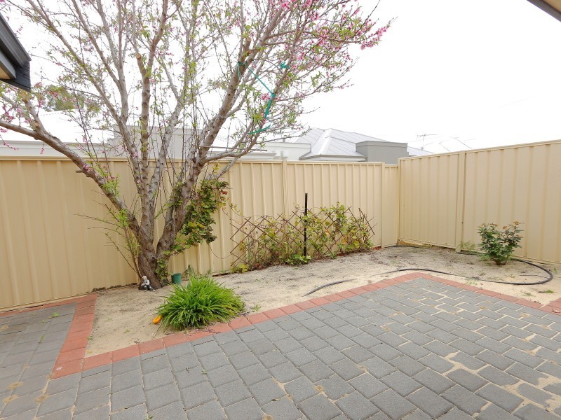 2/14 Crawford Street, Cannington WA 6107