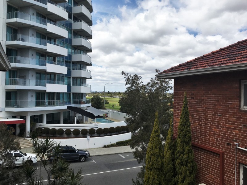 28/114 Terrace Road, Perth WA 6000