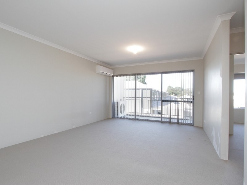 16/148 Railway Parade, Queens Park WA 6107