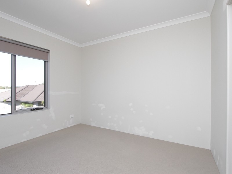 16/148 Railway Parade, Queens Park WA 6107