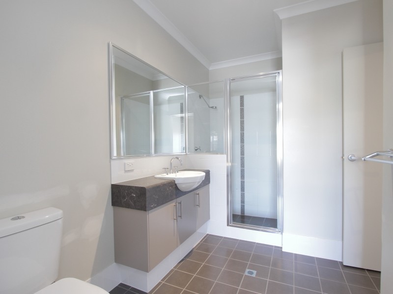 16/148 Railway Parade, Queens Park WA 6107