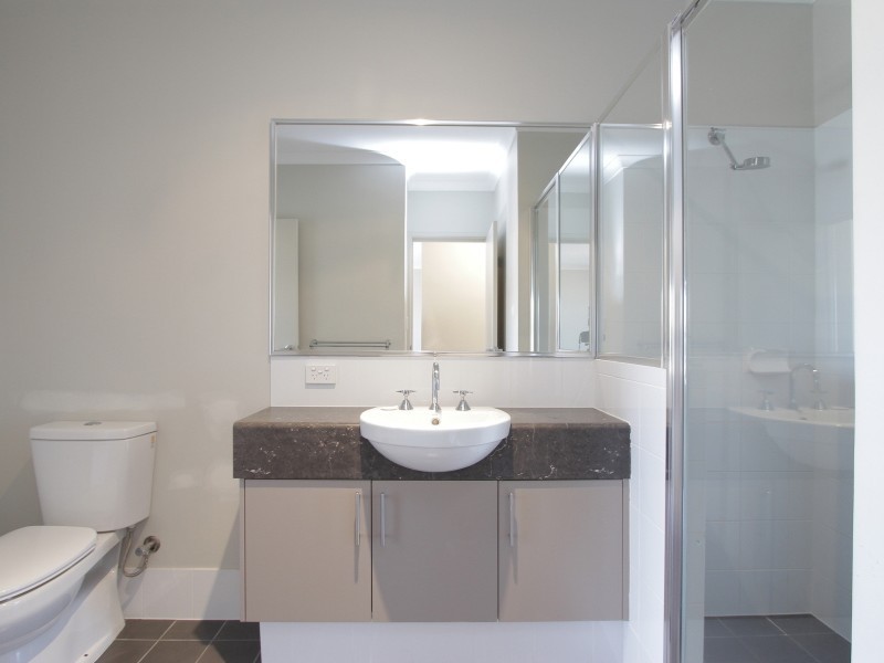 16/148 Railway Parade, Queens Park WA 6107