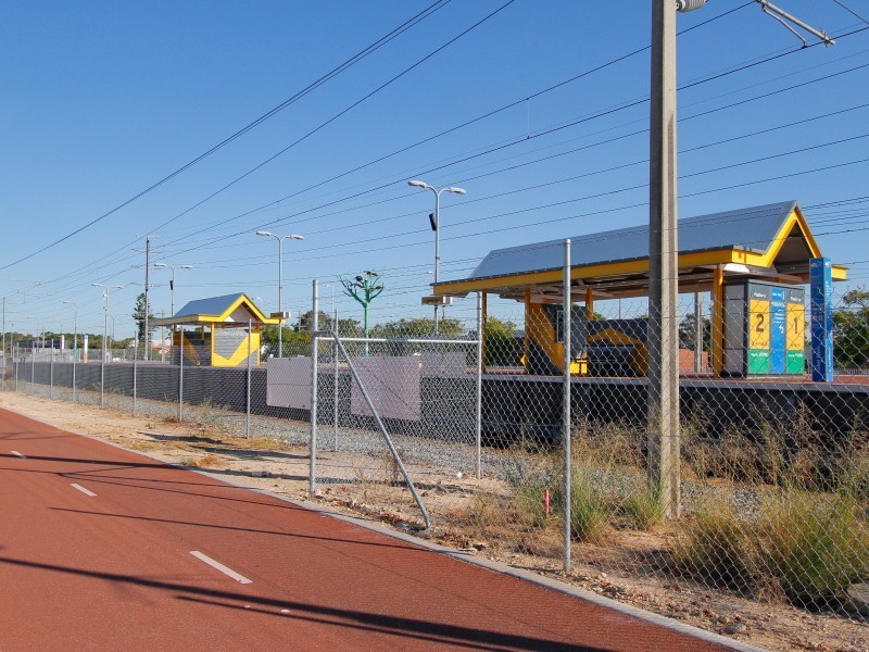 16/148 Railway Parade, Queens Park WA 6107