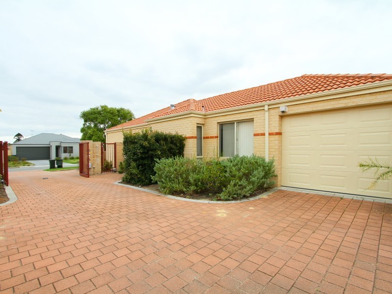 12/12 Arthur Street, Cannington WA 6107