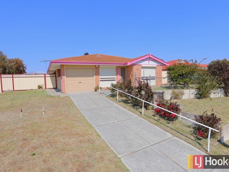 27 Camfield Loop, Parmelia WA 6167