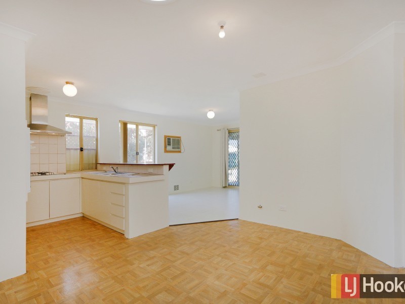 27 Camfield Loop, Parmelia WA 6167