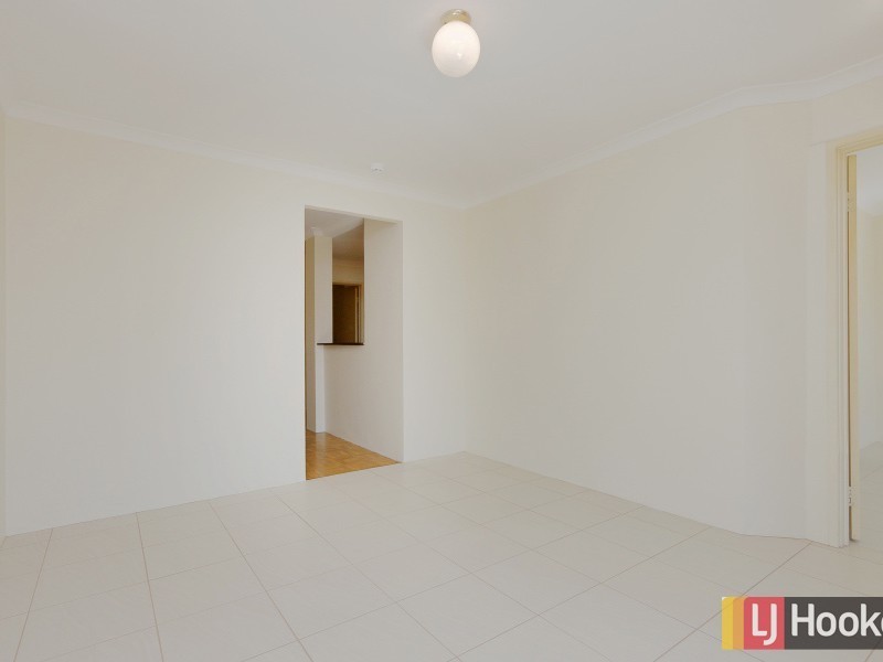 27 Camfield Loop, Parmelia WA 6167