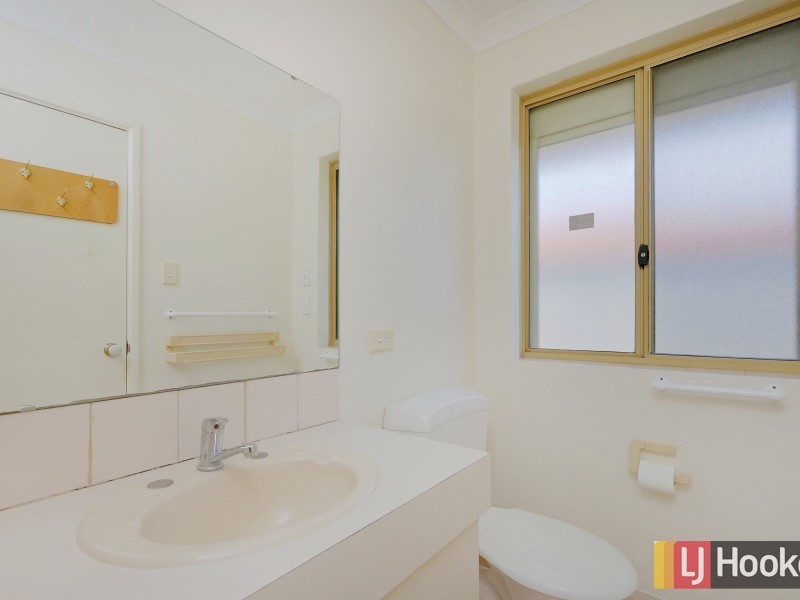 27 Camfield Loop, Parmelia WA 6167