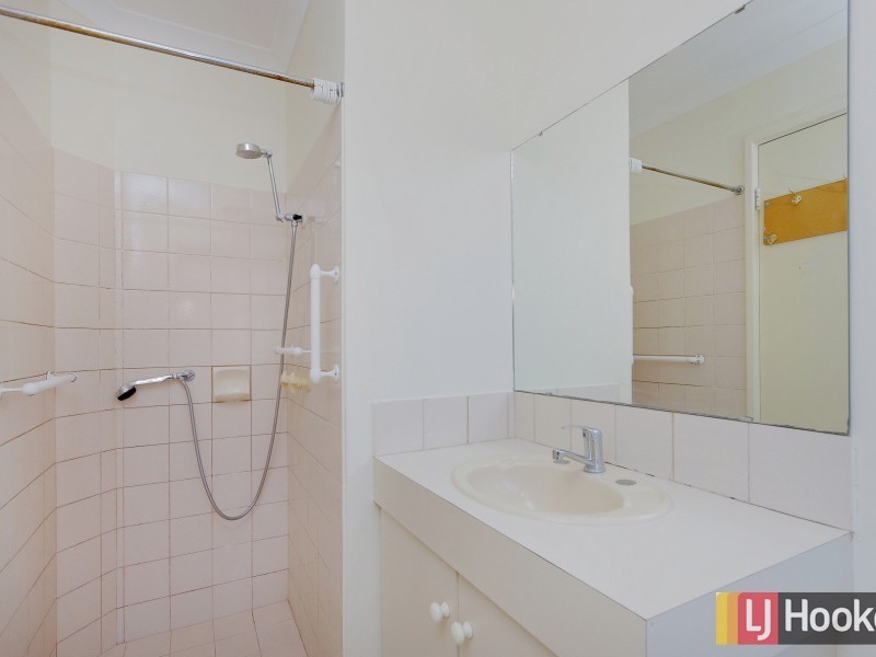 27 Camfield Loop, Parmelia WA 6167