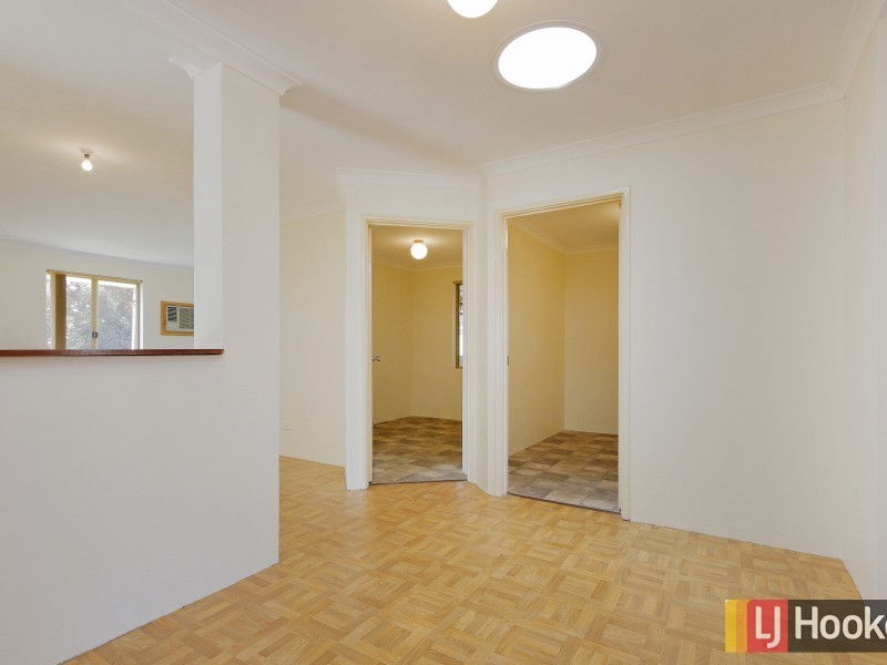 27 Camfield Loop, Parmelia WA 6167