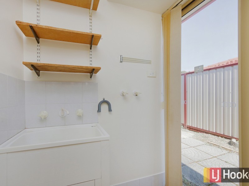 27 Camfield Loop, Parmelia WA 6167