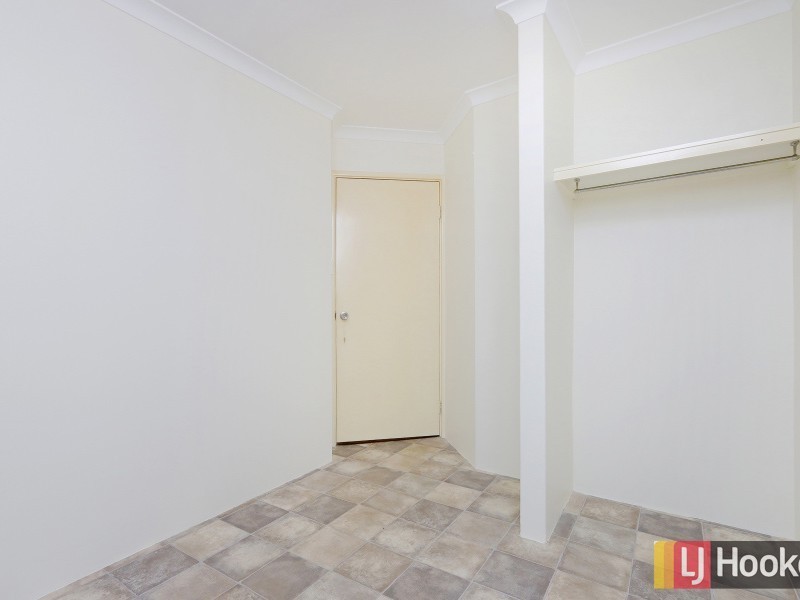 27 Camfield Loop, Parmelia WA 6167