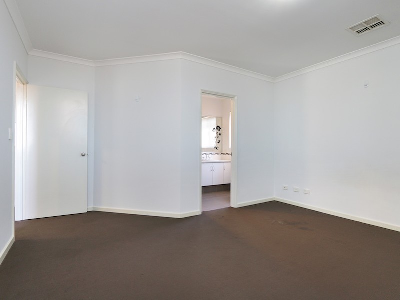 8B Isobel Street, Bentley WA 6102