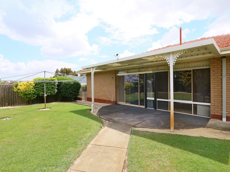 7 Stonehouse Crescent, Bentley WA 6102