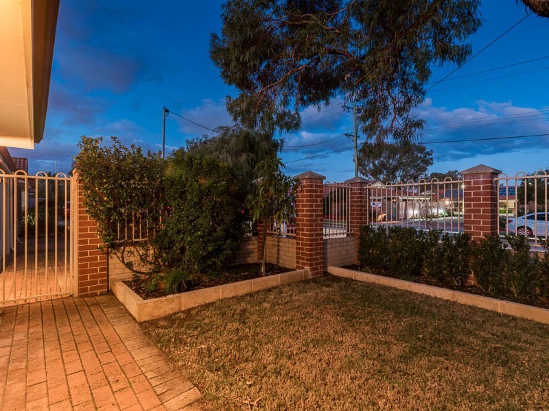 4/268 Wharf Street, Queens Park WA 6107