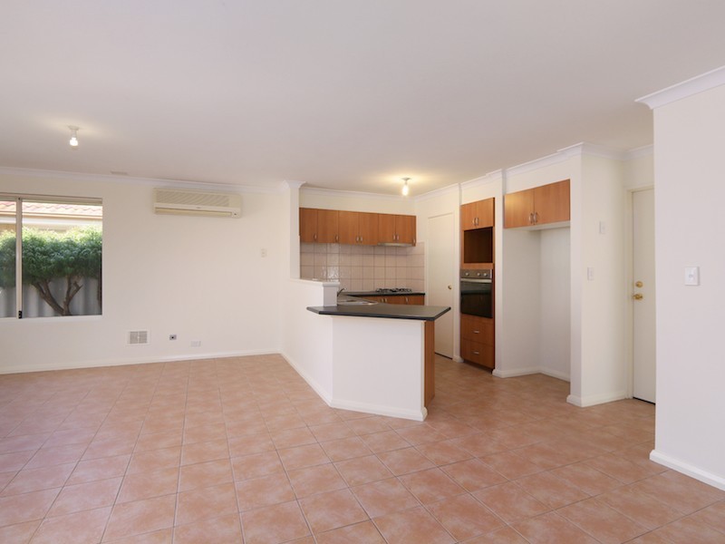 1/16 Bignell Place, Redcliffe WA 6104