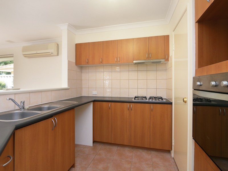 1/16 Bignell Place, Redcliffe WA 6104