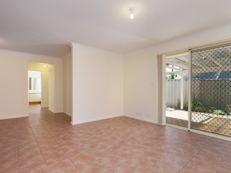 1/16 Bignell Place, Redcliffe WA 6104