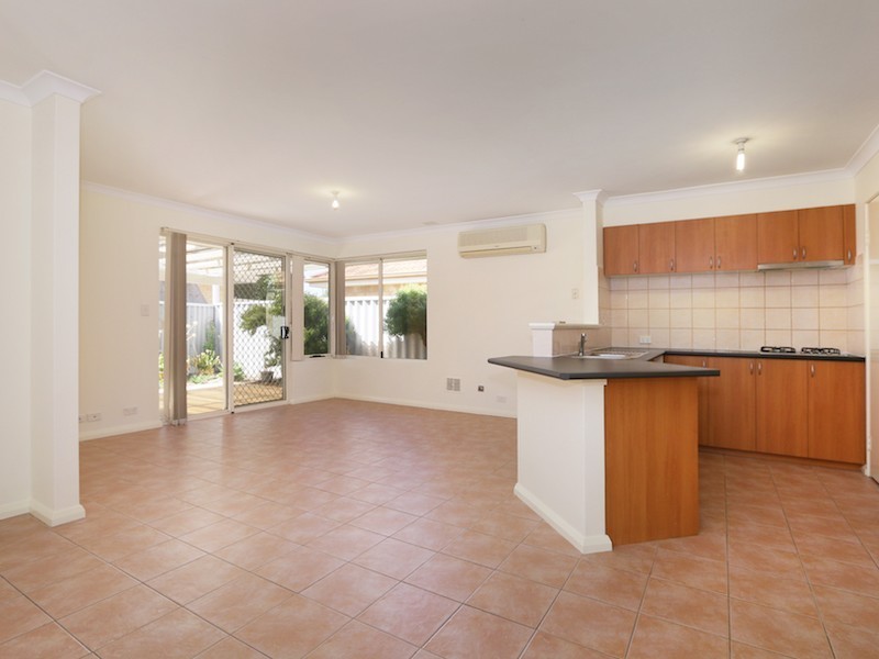 1/16 Bignell Place, Redcliffe WA 6104