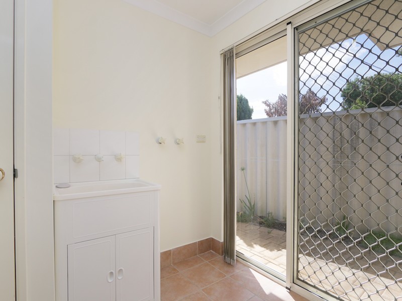 1/16 Bignell Place, Redcliffe WA 6104