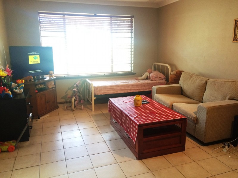 50 Asteroid Way, Carlisle WA 6101