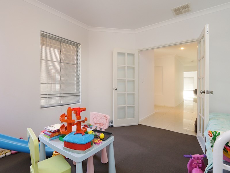 8C Isobel Street, Bentley WA 6102