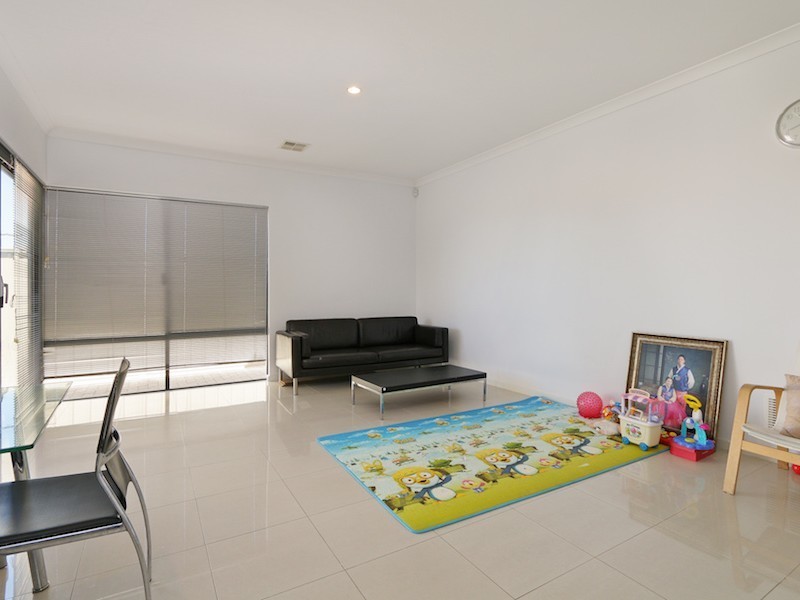 8C Isobel Street, Bentley WA 6102