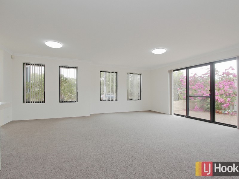 1/13 Civic Gardens, Cannington WA 6107