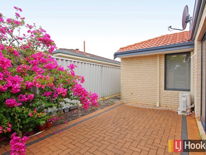 1/13 Civic Gardens, Cannington WA 6107