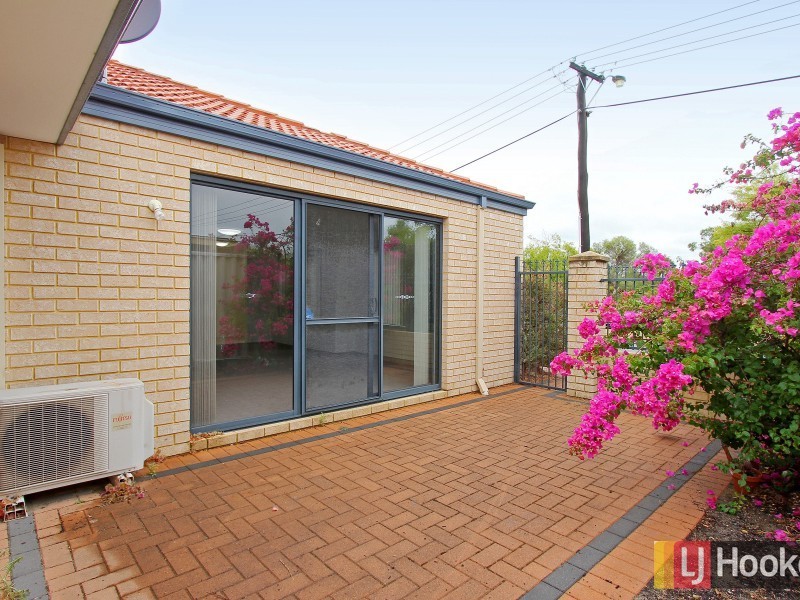 1/13 Civic Gardens, Cannington WA 6107