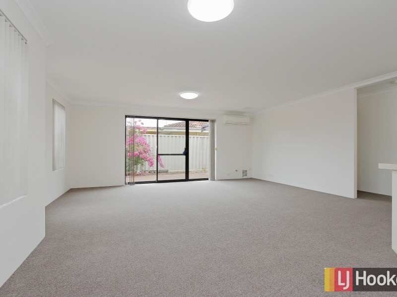 1/13 Civic Gardens, Cannington WA 6107