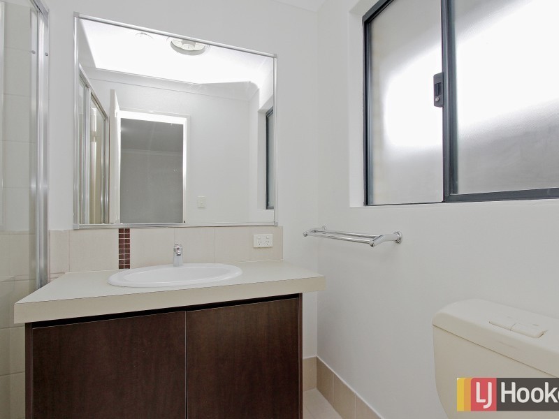 1/13 Civic Gardens, Cannington WA 6107